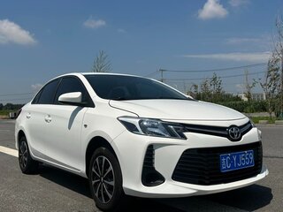 2022 Toyota Vios III Рестайлинг, белый, 1327700 рублей, вид 3