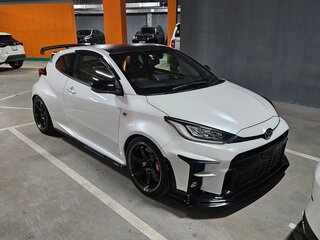 2020 Toyota Yaris IV, белый, 3700000 рублей, вид 1