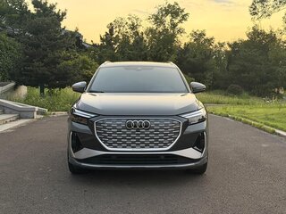 2025 Audi Q4 e-tron 40 I, серый, 4170000 рублей, вид 2
