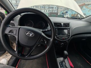 2012 Hyundai Solaris I, бежевый, 810000 рублей, вид 5