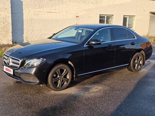 2017 Mercedes-Benz E-Класс 200 V (W213, S213, C238), чёрный, 2790000 рублей, вид 2
