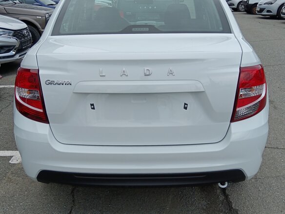 2026 Lada (ВАЗ) Granta I Рестайлинг, белый, 987000 рублей - вид 5