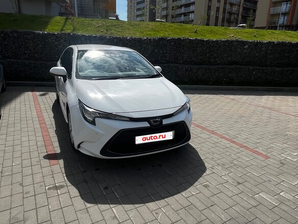 2019 Toyota Corolla XII (E210), белый, 1750000 рублей - вид 2
