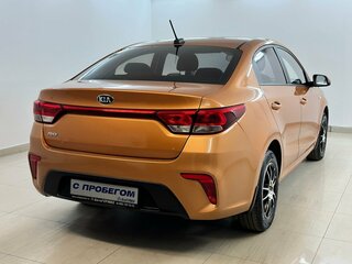 2017 Kia Rio IV, оранжевый, 999000 рублей, вид 4
