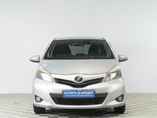 2013 Toyota Vitz III (XP130), серый, 799000 рублей, вид 2