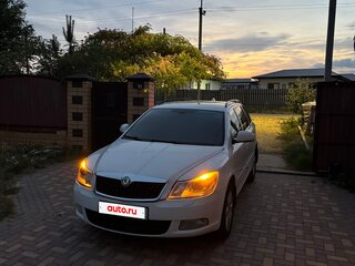 2009 Skoda Octavia DSG7 II (A5) Рестайлинг, белый, 880000 рублей, вид 3