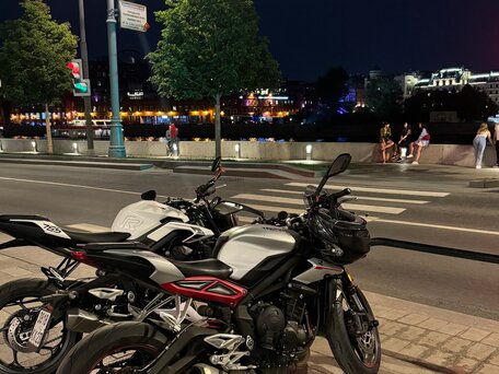 2019 Triumph Street Triple, серый, 820000 рублей, вид 1