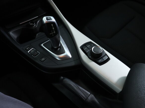 2016 BMW 1 серии 118i II (F20/F21) Рестайлинг, белый, 1590000 рублей - вид 17
