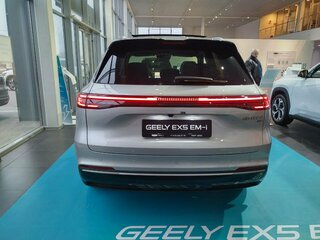 2026 Geely EX5 Гибрид EM-i, серебристый, 3969990 рублей, вид 5