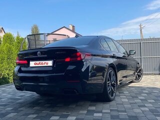 2022 BMW 5 серии M550i xDrive VII (G30/G31/G38) Рестайлинг, чёрный, 6100000 рублей, вид 4