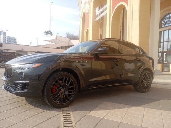 2022 Maserati Levante I Рестайлинг, чёрный, 5800000 рублей - вид 4