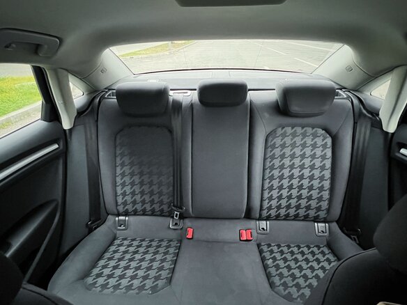 2016 Audi A3 III (8V), белый, 1500000 рублей - вид 9