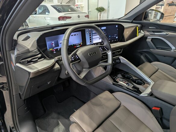 2026 Audi Q5 40 TDI III (GU), чёрный, 8990000 рублей - вид 15