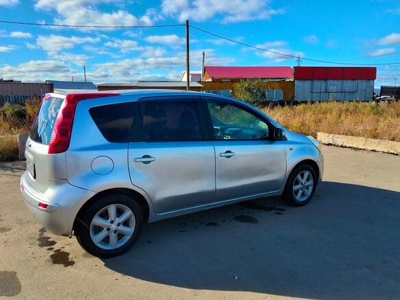 2006 Nissan Note I, серебристый - вид 3