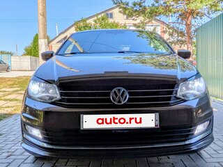 2015 Volkswagen Polo V Рестайлинг, коричневый, 1100000 рублей, вид 3