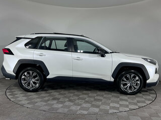 2025 Toyota RAV4 V (XA50), белый, 4099000 рублей, вид 4