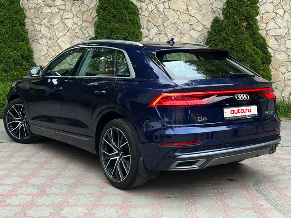 2018 Audi Q8 55 TFSI I (4M), синий, 3900000 рублей - вид 5