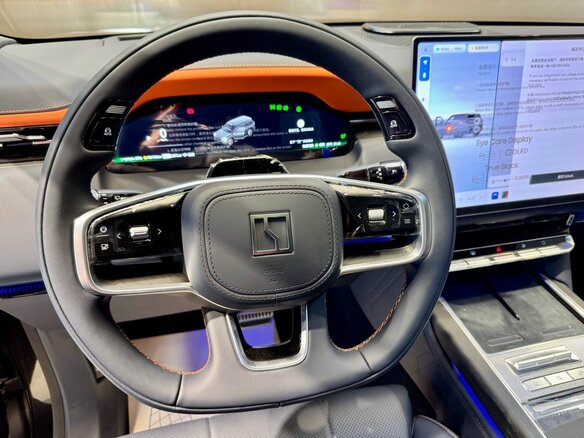 2026 Zeekr 9X 70 kWh, чёрный, 13640000 рублей - вид 19