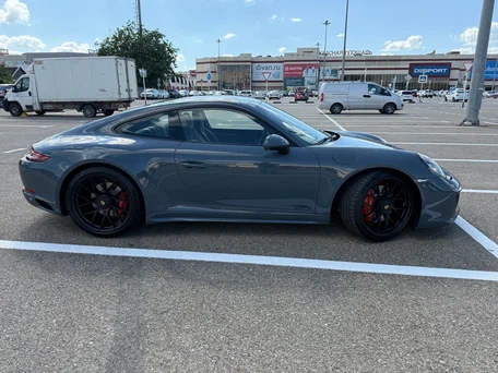 2017 Porsche 911 Carrera 4 GTS VII (991) Рестайлинг, серебристый, 12600000 рублей, вид 4