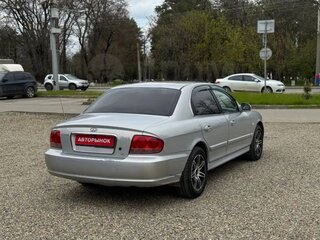 2010 Hyundai Sonata ТагАЗ IV (EF) Рестайлинг, серебристый, 450000 рублей, вид 3