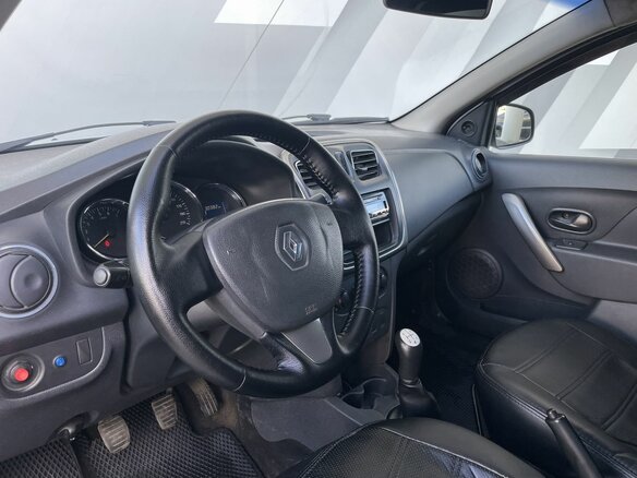 2018 Renault Logan II, белый, 327000 рублей - вид 9