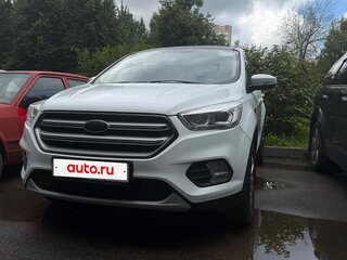 2018 Ford Kuga II Рестайлинг, белый, 1925000 рублей, вид 3