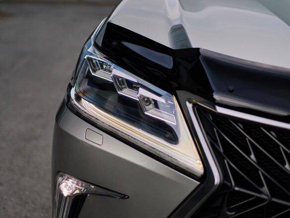 2018 Lexus LX 570 III Рестайлинг 2, серый, 8000000 рублей - вид 13