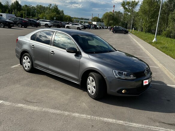 2014 Volkswagen Jetta VI Рестайлинг, серый, 900000 рублей - вид 6