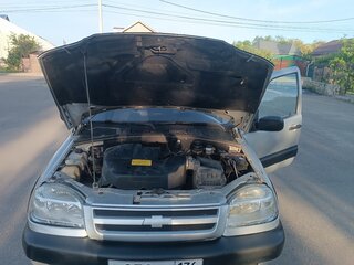 2003 Chevrolet Niva I, серебристый, 315000 рублей, вид 4