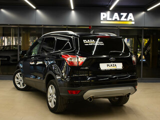 2018 Ford Kuga II Рестайлинг, чёрный, 1780000 рублей, вид 3