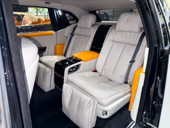 2023 Rolls-Royce Phantom Extended VIII Рестайлинг (Series II), чёрный, 47800000 рублей - вид 13