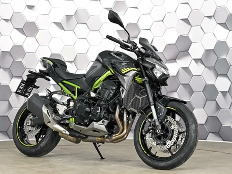 2020 Kawasaki Z 900, серый, 869000 рублей, вид 1