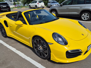 2015 Porsche 911 Turbo VII (991), жёлтый, 13900000 рублей, вид 2