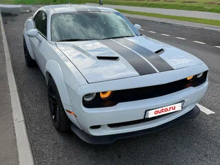 2020 Dodge Challenger III Рестайлинг 2, белый, 5000000 рублей, вид 3