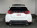 2026 Toyota Yaris IV Рестайлинг, белый, 5140000 рублей - вид 4