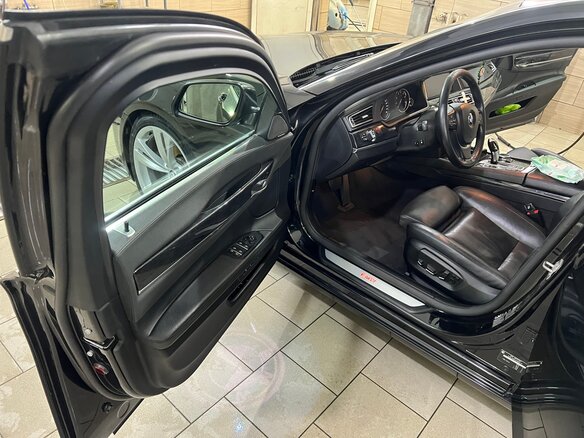 2013 BMW 7 серии Long 740Li xDrive V (F01/F02/F04) Рестайлинг, чёрный, 2500000 рублей - вид 21