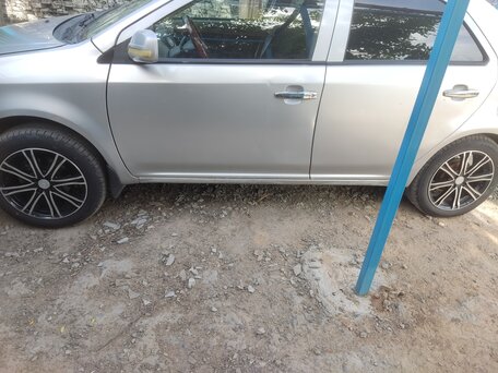 2013 Geely MK I, серебристый, 190000 рублей, вид 2