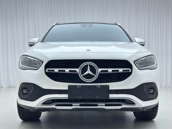 2022 Mercedes-Benz GLA 180 II (H247), белый, 2419000 рублей - вид 1
