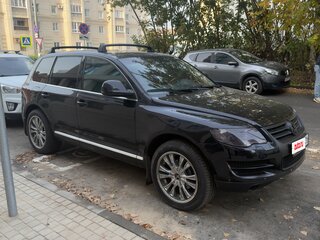 2007 Volkswagen Touareg I Рестайлинг, чёрный, 1350000 рублей, вид 3