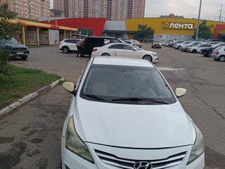 2016 Hyundai Solaris I Рестайлинг, белый, 600000 рублей, вид 4