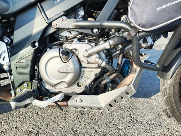 2013 Suzuki V-Strom DL 650, белый, 700000 рублей - вид 4