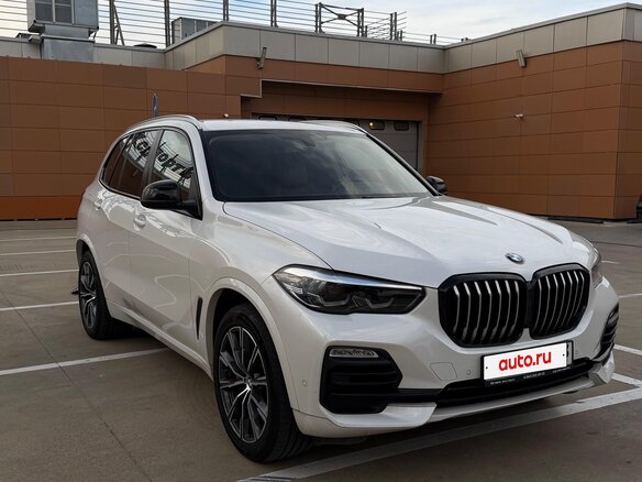 2020 BMW X5 25d IV (G05/G18), белый, 5100000 рублей - вид 2