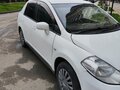 2005 Nissan Tiida Latio I, белый, 420000 рублей - вид 1