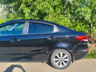 2015 Kia Rio III Рестайлинг, чёрный, 1100000 рублей, вид 4