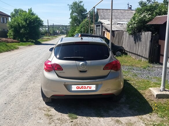 2011 Opel Astra J, бежевый, 480000 рублей - вид 3
