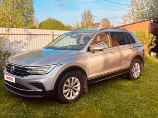 2021 Volkswagen Tiguan II Рестайлинг, серебристый, 2900000 рублей, вид 2