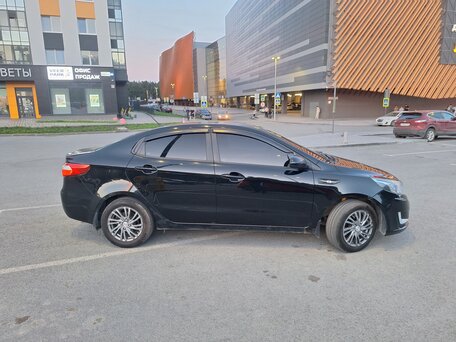 2012 Kia Rio 5-speed III, чёрный, 780000 рублей, вид 2