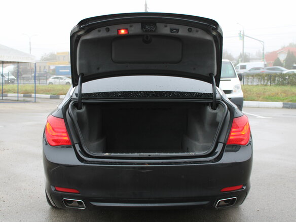 2010 BMW 7 серии Long 750Li V (F01/F02/F04), чёрный, 1415000 рублей - вид 15