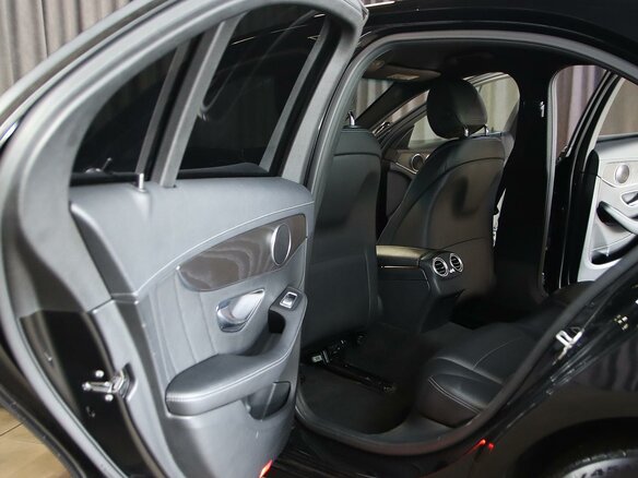 2015 Mercedes-Benz C-Класс 180 IV (W205), чёрный, 1649000 рублей - вид 5
