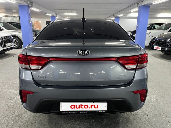 2017 Kia Rio III Рестайлинг, серый, 1125000 рублей - вид 5